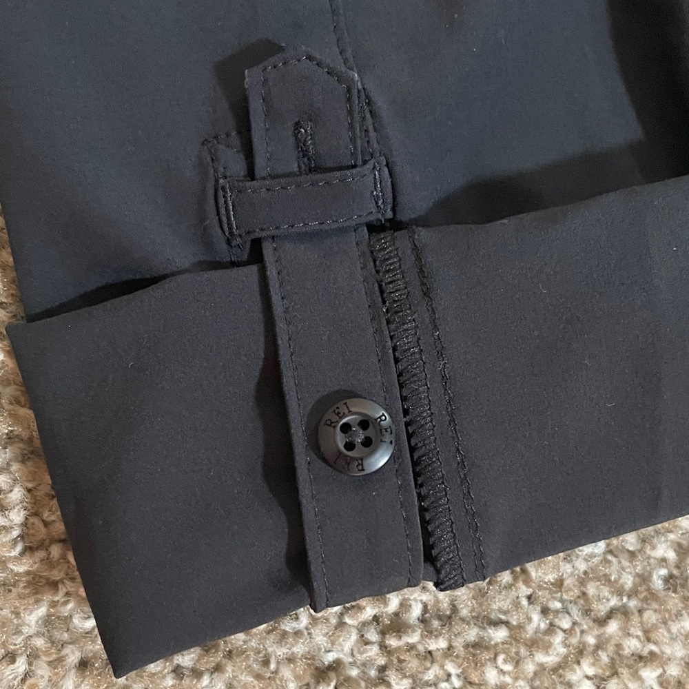 REI Sahara Women's Charcoal Cropped Hiking Pants 🌟 - Picture 7 of 11